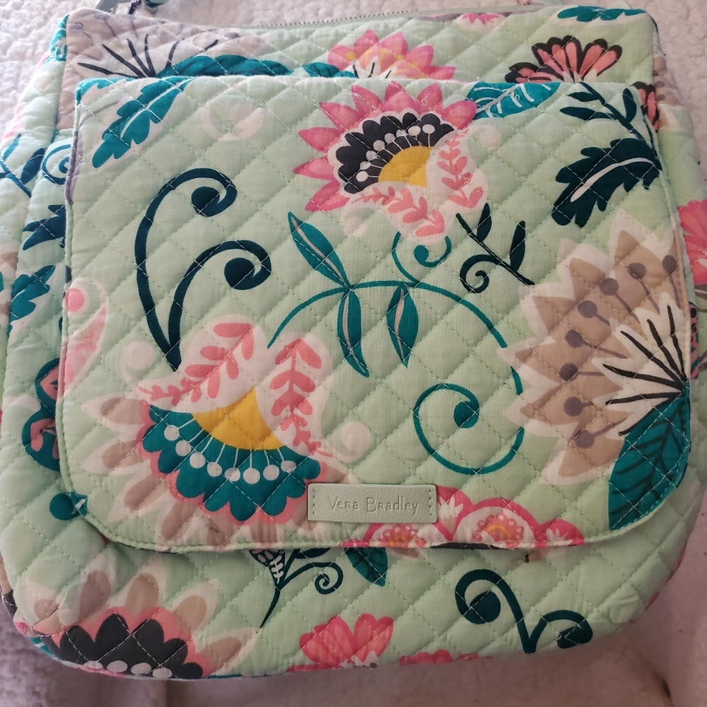 Vera Bradley Carson Mailbag Mint Flowers